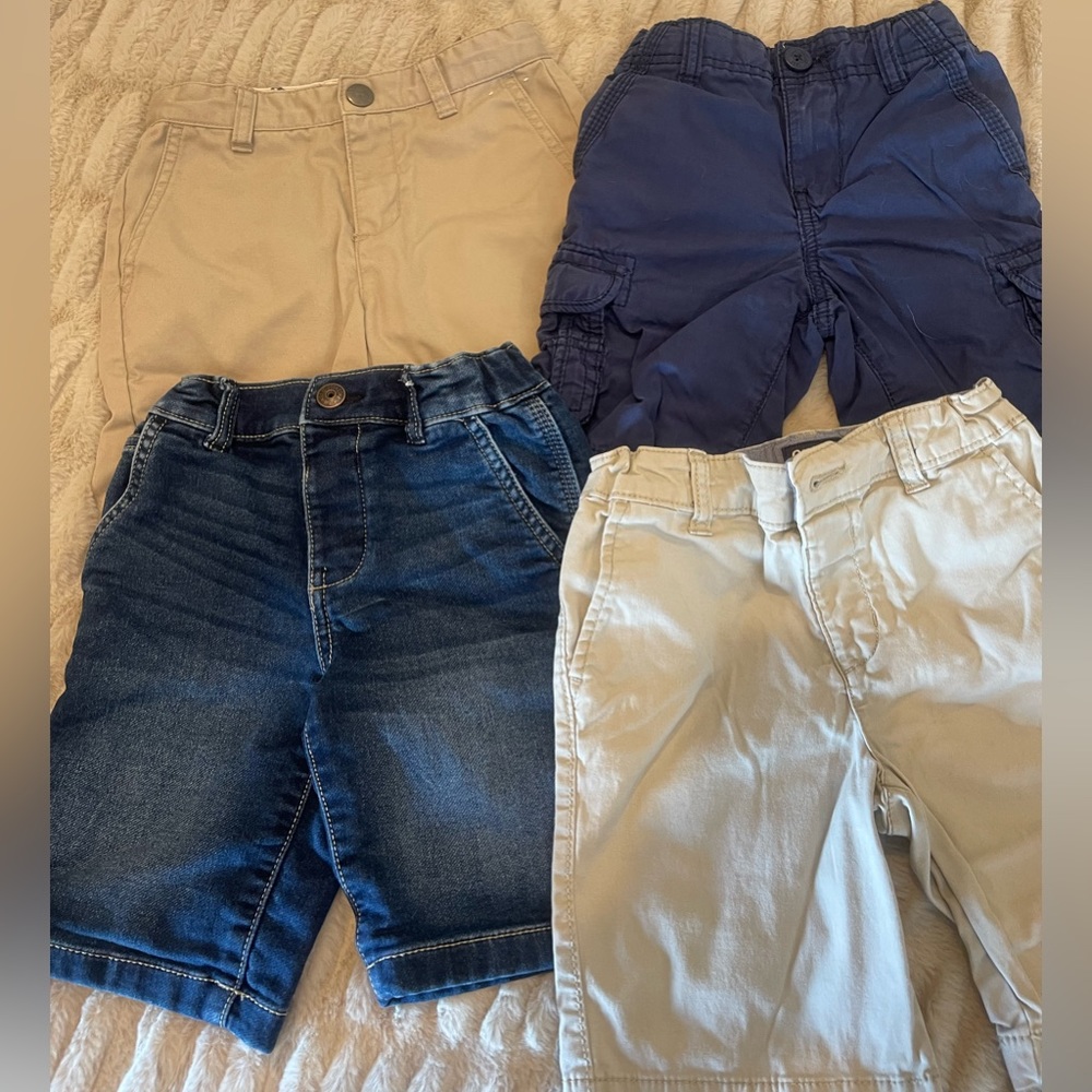 Bundle of 4 pairs of boys 5T shorts